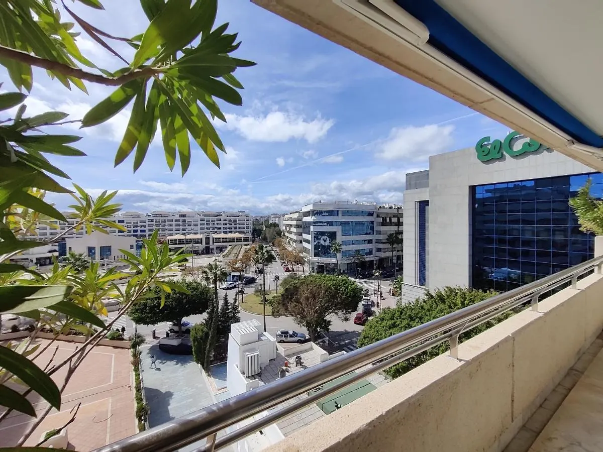 Exclusive Puerto Banus Beach Apartment Free Parking Wifi & Swimming Pool Marbella 0*,  Španělsko