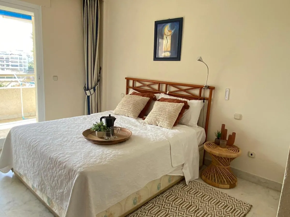 Exclusive Puerto Banus Beach Apartment Free Parking Wifi & Swimming Pool Marbella Španělsko