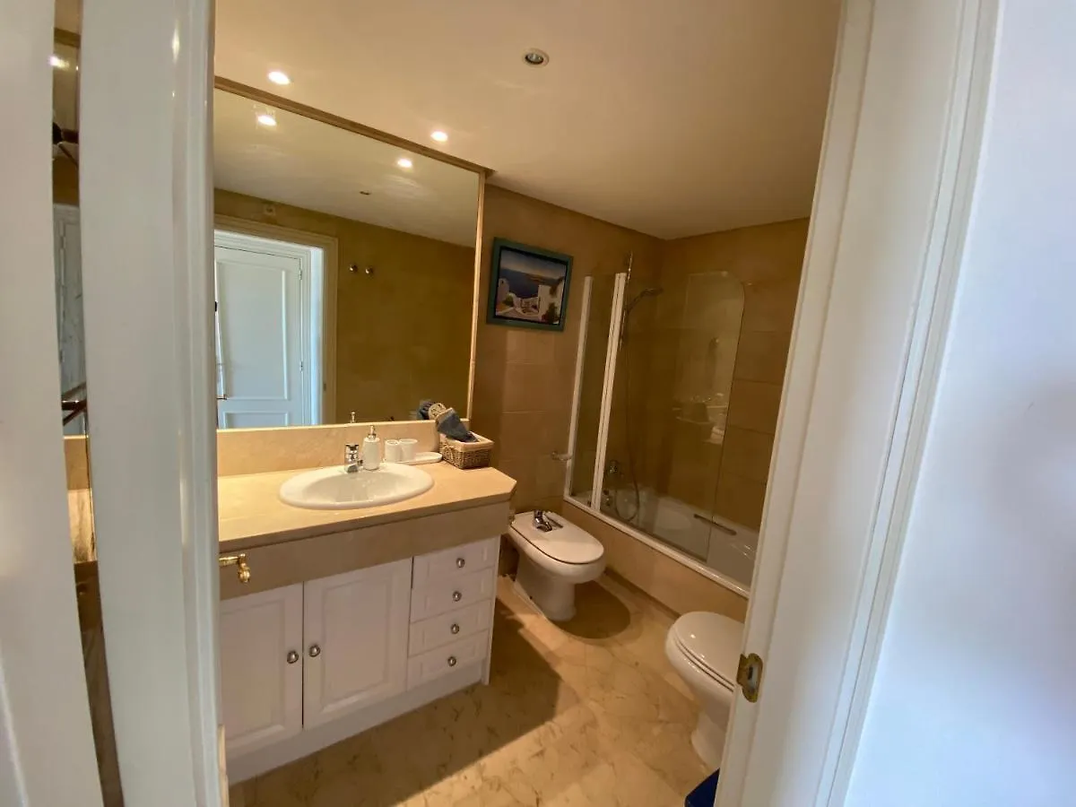 Exclusive Puerto Banus Beach Apartment Free Parking Wifi & Swimming Pool Marbella
