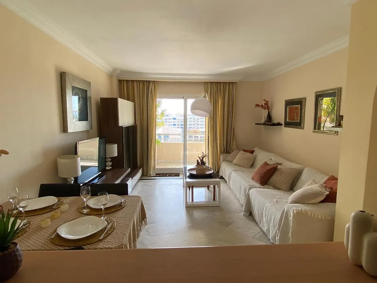 Exclusive Puerto Banus Beach Apartment Free Parking Wifi & Swimming Pool Marbella Španělsko